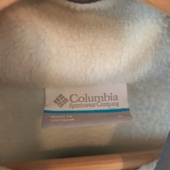 Columbia size L excellent condition women’s fleece, white with gray, snap close - Picture 3 of 5